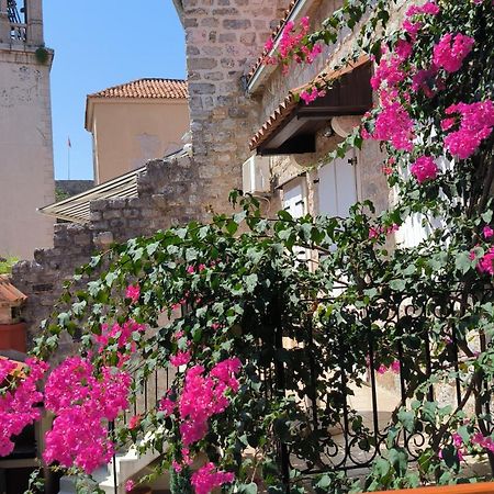 Apartments Renaissance Old Town Budua Esterno foto